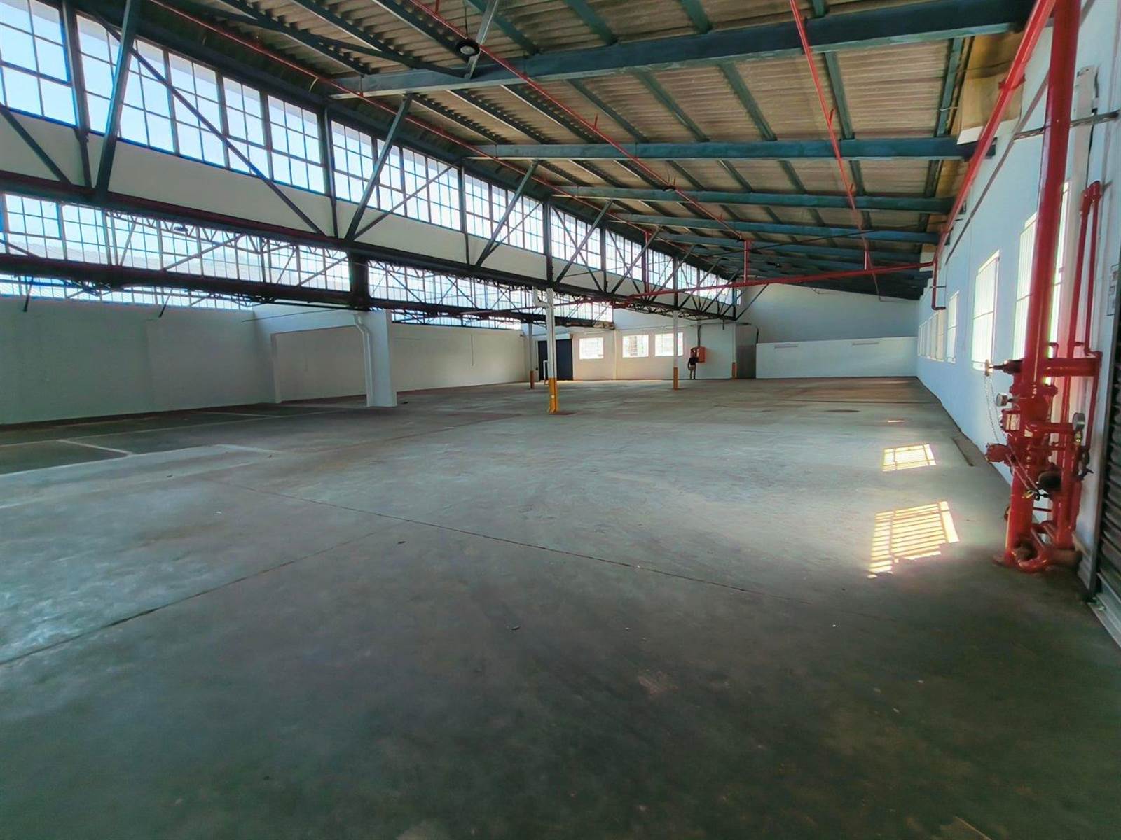 960.8  m² Industrial space in Pinetown Central photo number 2