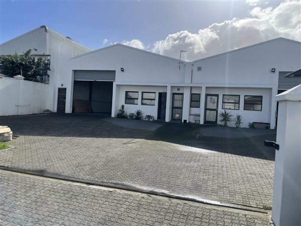 350 m² Industrial space 350 m² Industrial space
