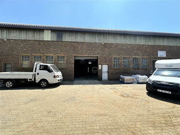 333  m² Industrial space