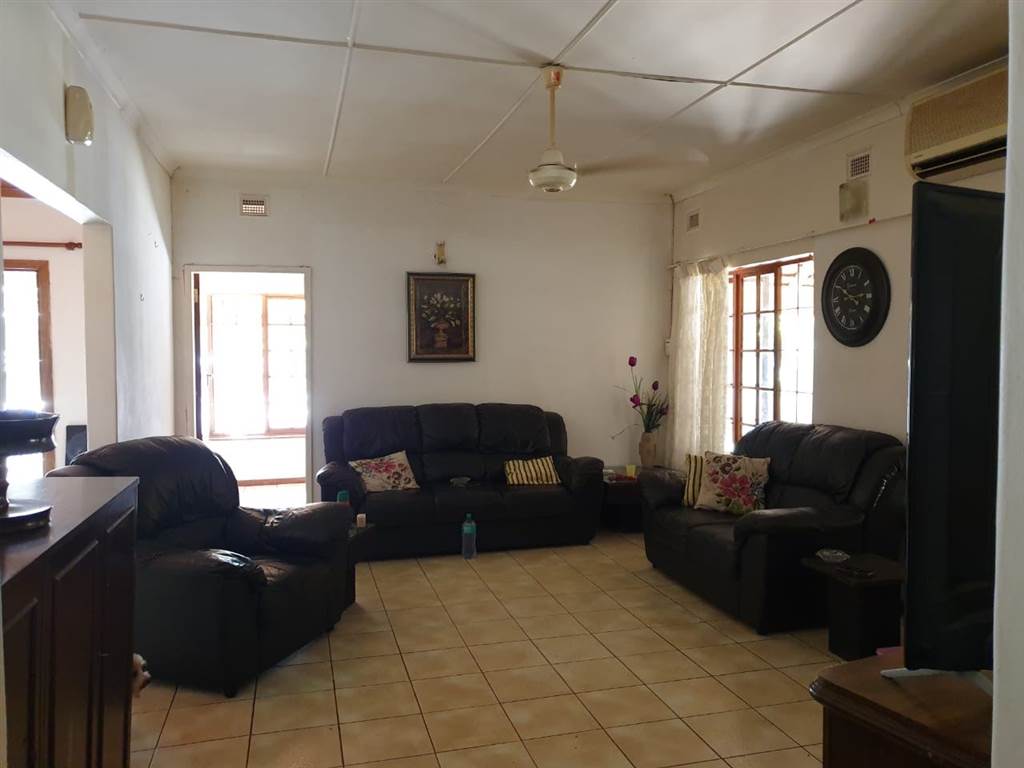 4 Bed House in Kwambonambi photo number 11