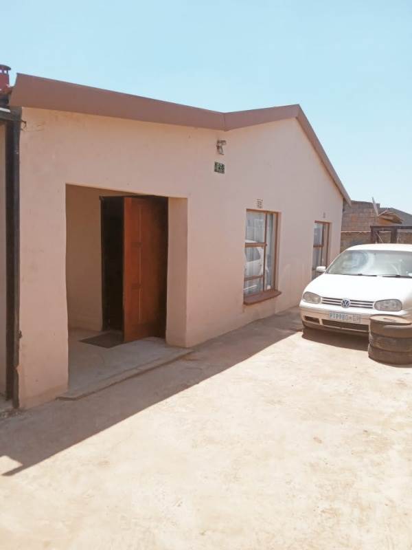 5 Bed House in Leondale photo number 2