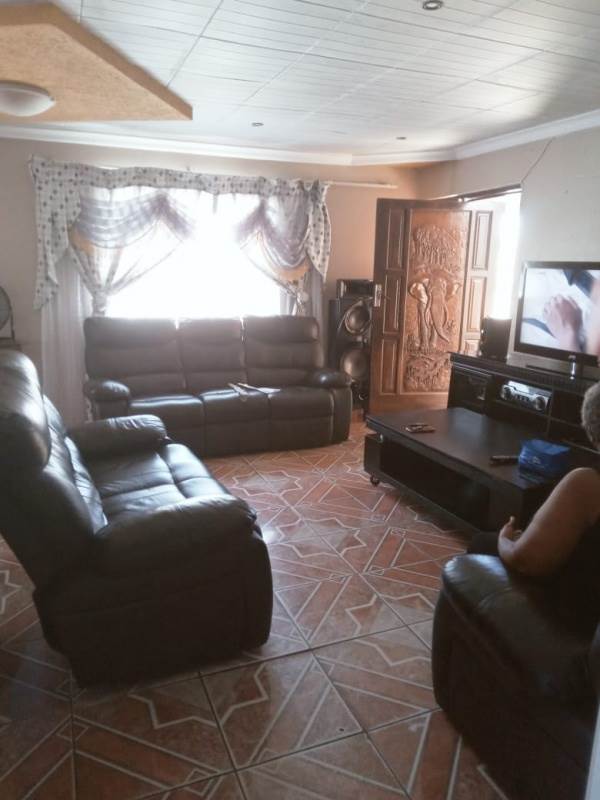 5 Bed House in Leondale photo number 15