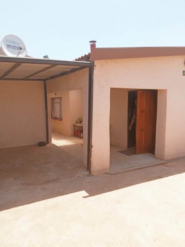 5 Bed House in Leondale photo number 3