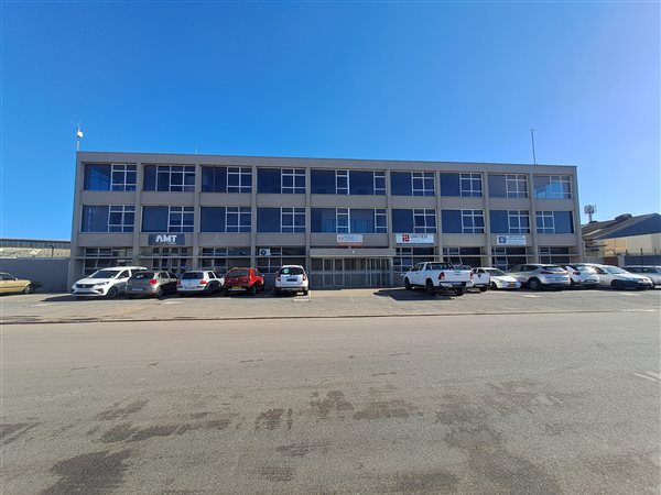 300  m² Commercial space