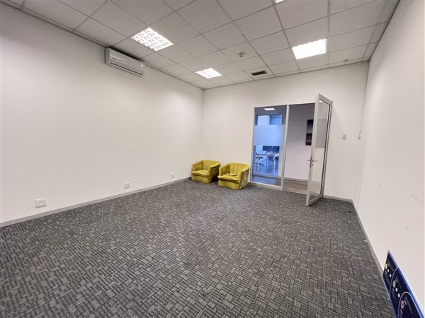 35  m² Commercial space