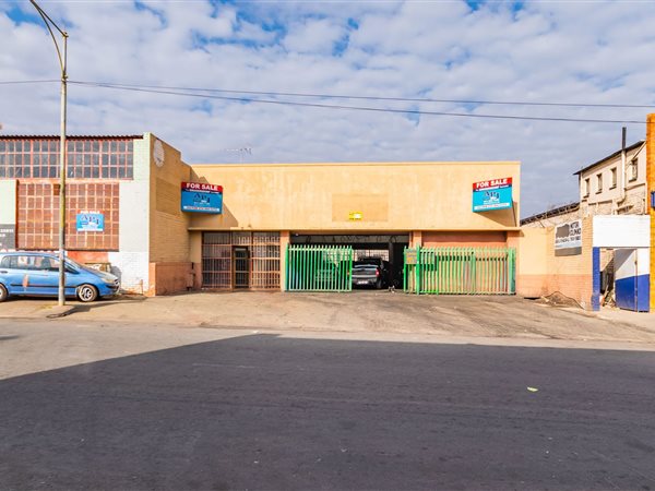 300  m² Commercial space