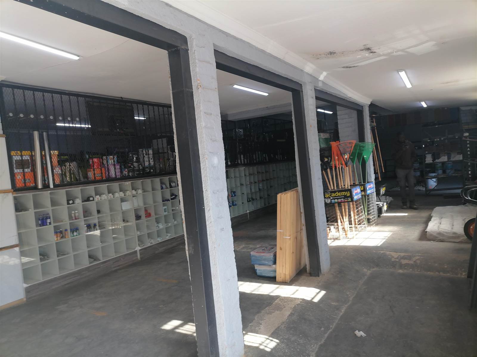 400  m² Commercial space in Tembisa photo number 3