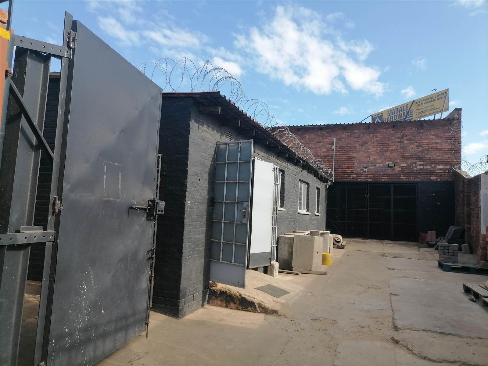 400  m² Commercial space in Tembisa photo number 21