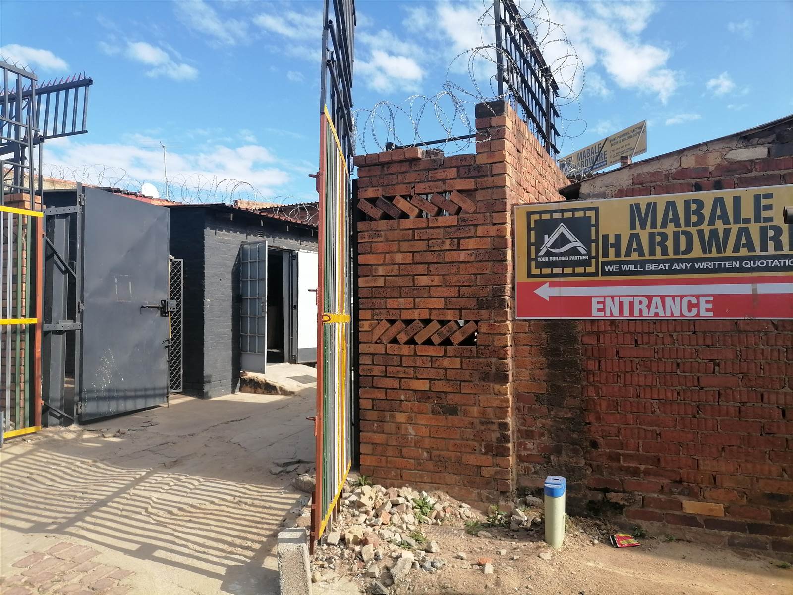 400  m² Commercial space in Tembisa photo number 17