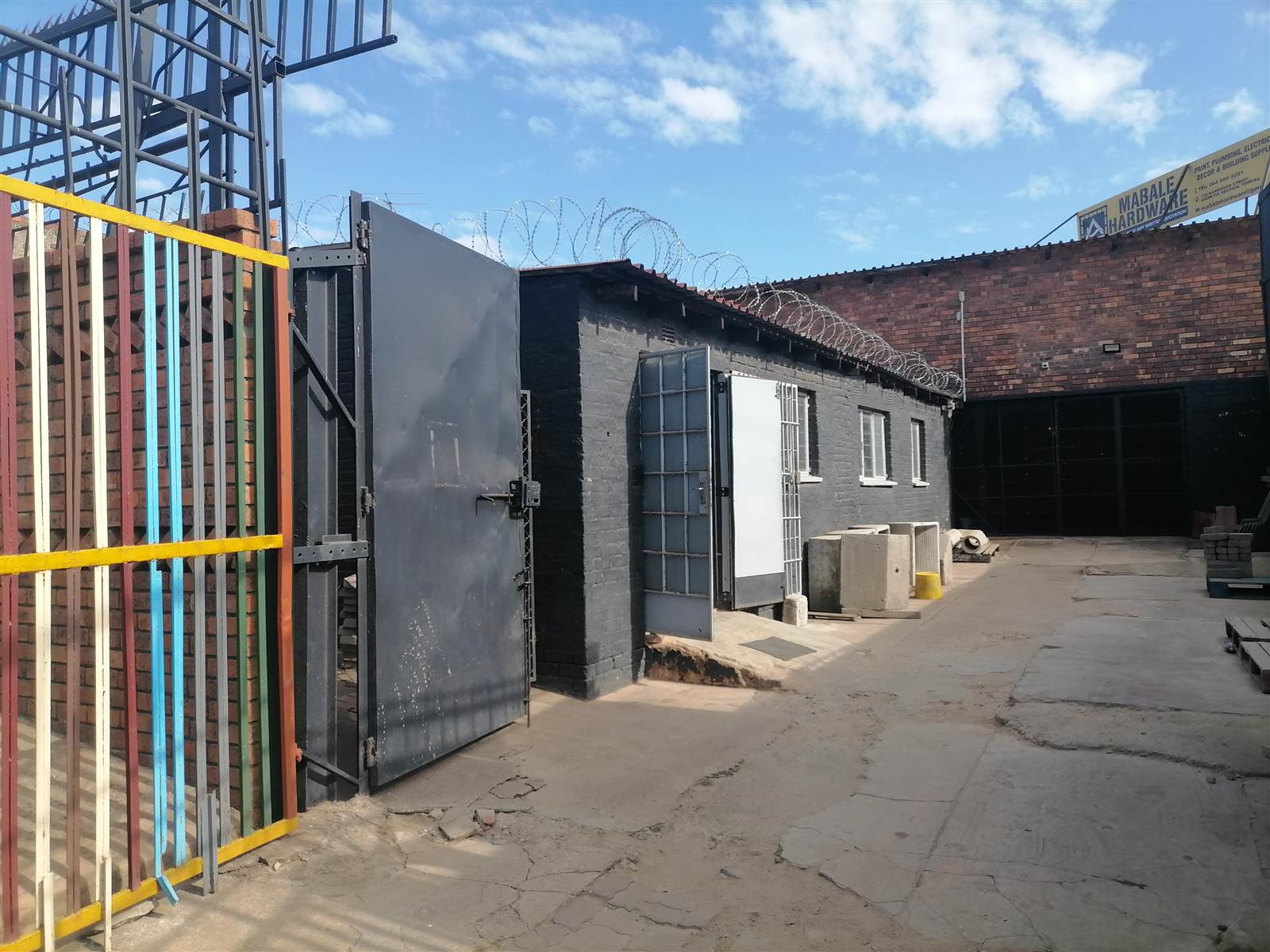 400  m² Commercial space in Tembisa photo number 16