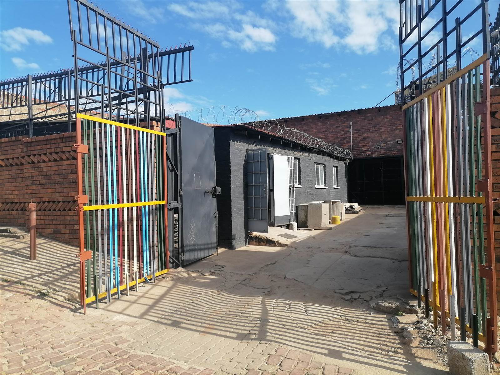 400  m² Commercial space in Tembisa photo number 18