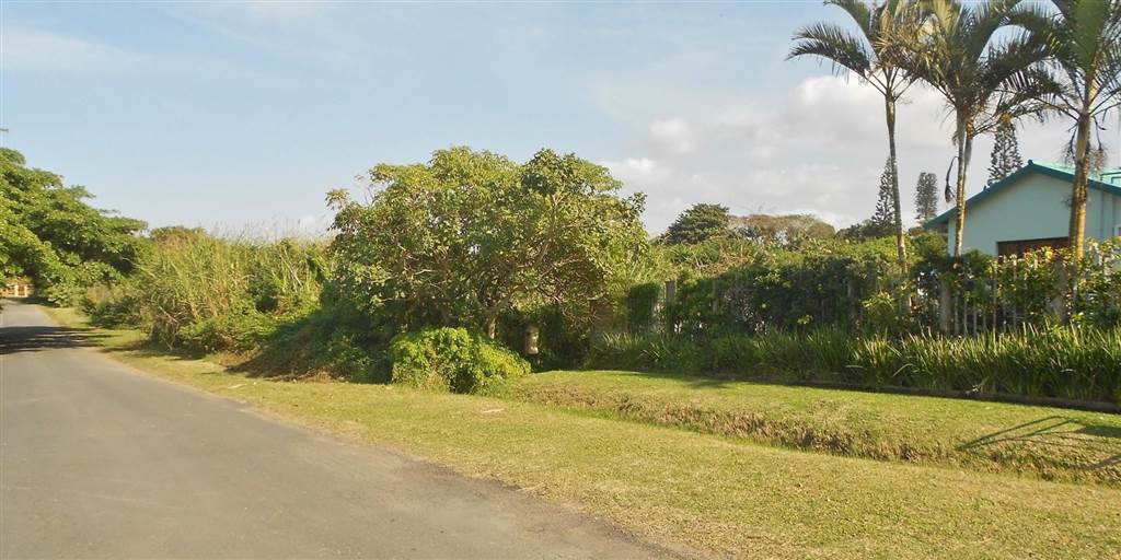 1095 m² Land available in Port Edward photo number 2