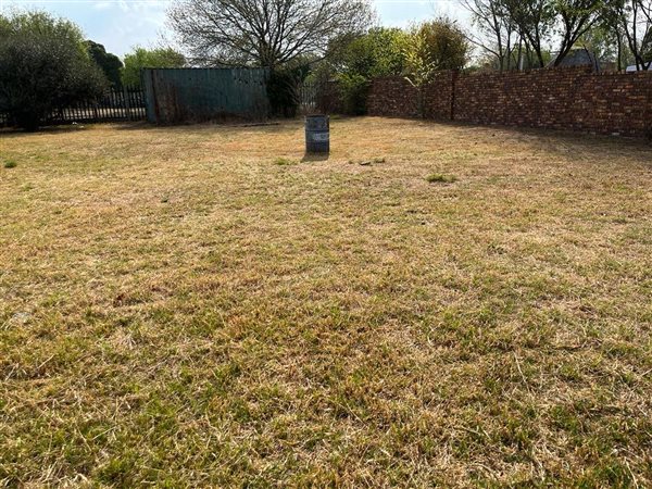 570 m² Land available in Secunda