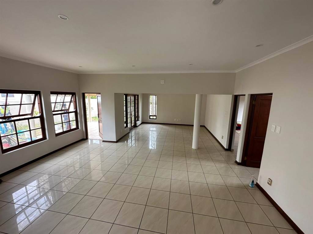 3 Bed House in Kyalami photo number 15