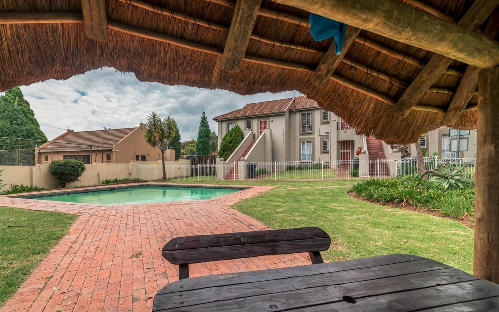 2 Bed Townhouse in Douglasdale photo number 23