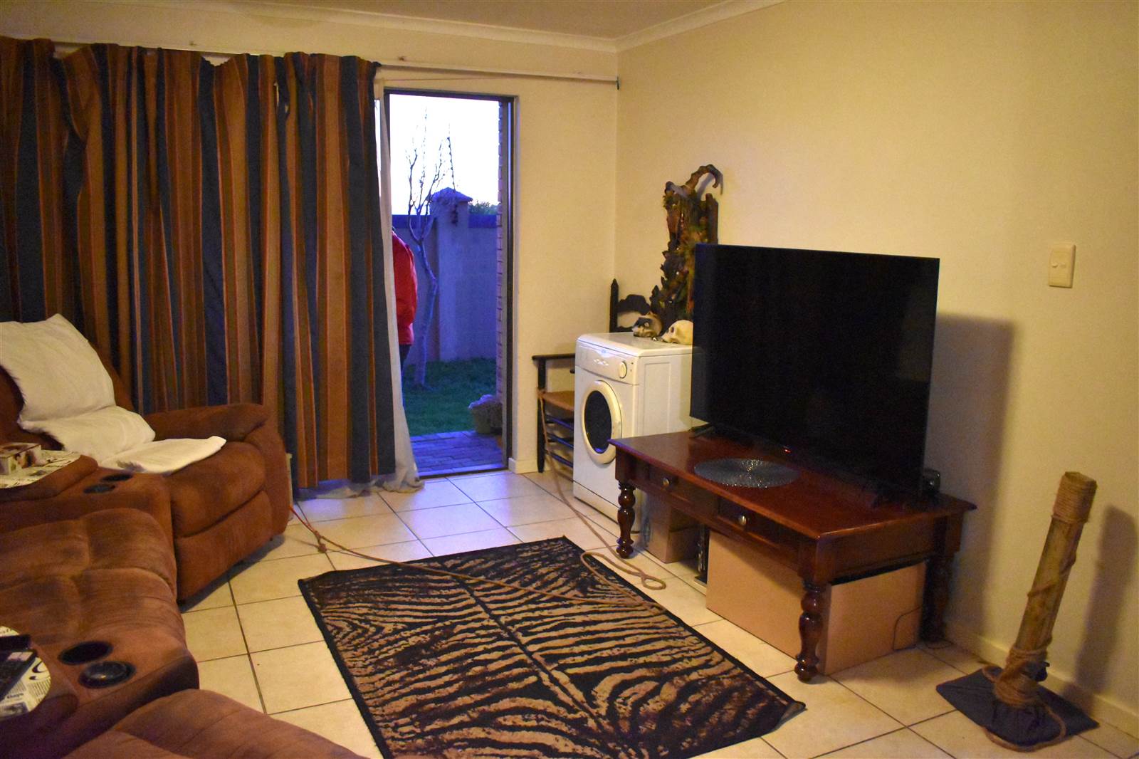 2 Bed Apartment in Fairview Golf Estate photo number 2