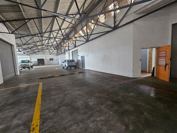 430  m² Industrial space