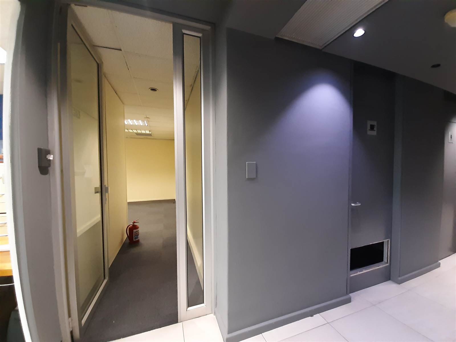 108  m² Commercial space in Cape Town City Centre photo number 8