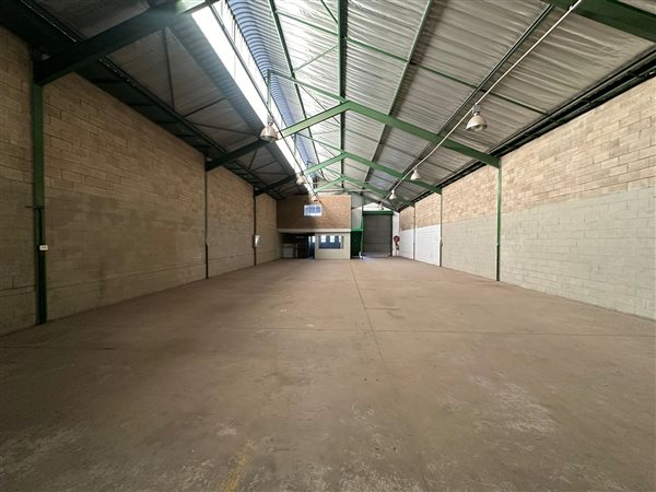 398  m² Industrial space