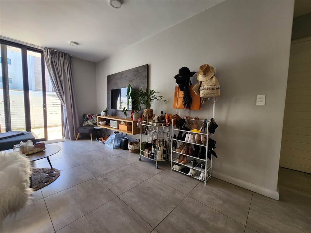 2 Bed Apartment in Summerstrand photo number 8