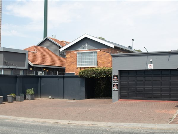 250  m² Commercial space in Parkhurst