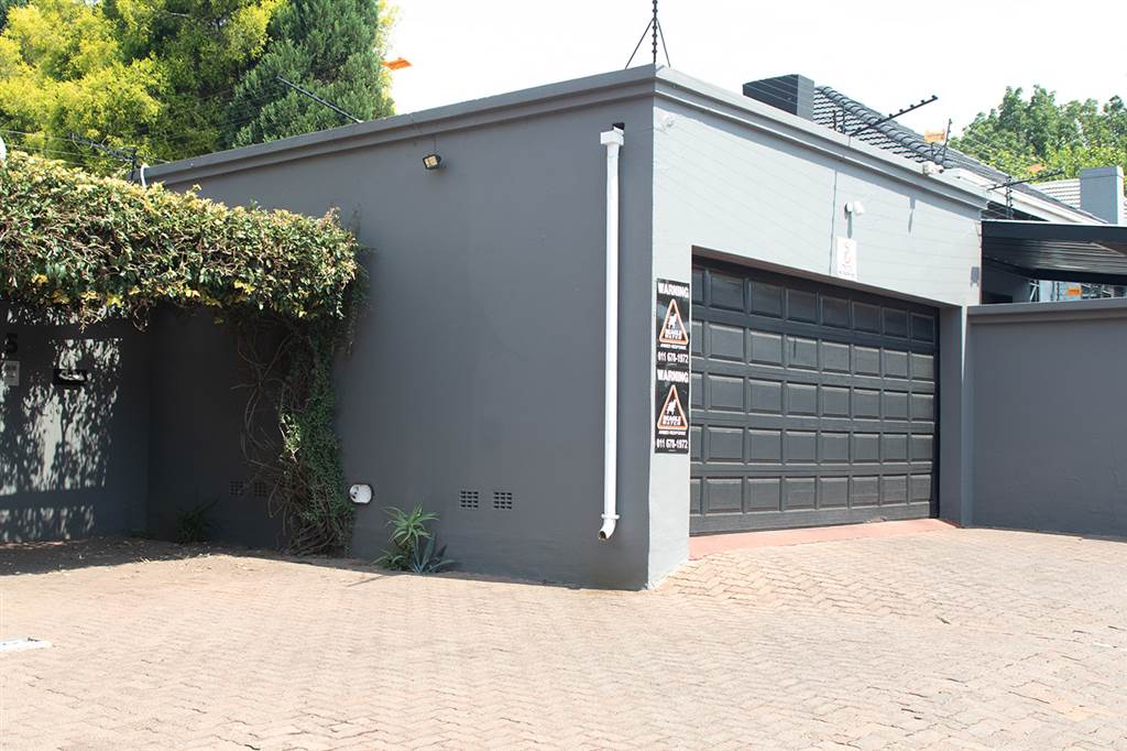 250  m² Commercial space in Parkhurst photo number 6