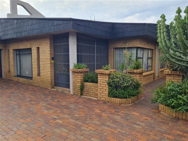 7 Bedroom House 7 Bedroom House