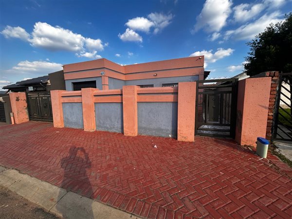3 Bedroom House 3 Bedroom House