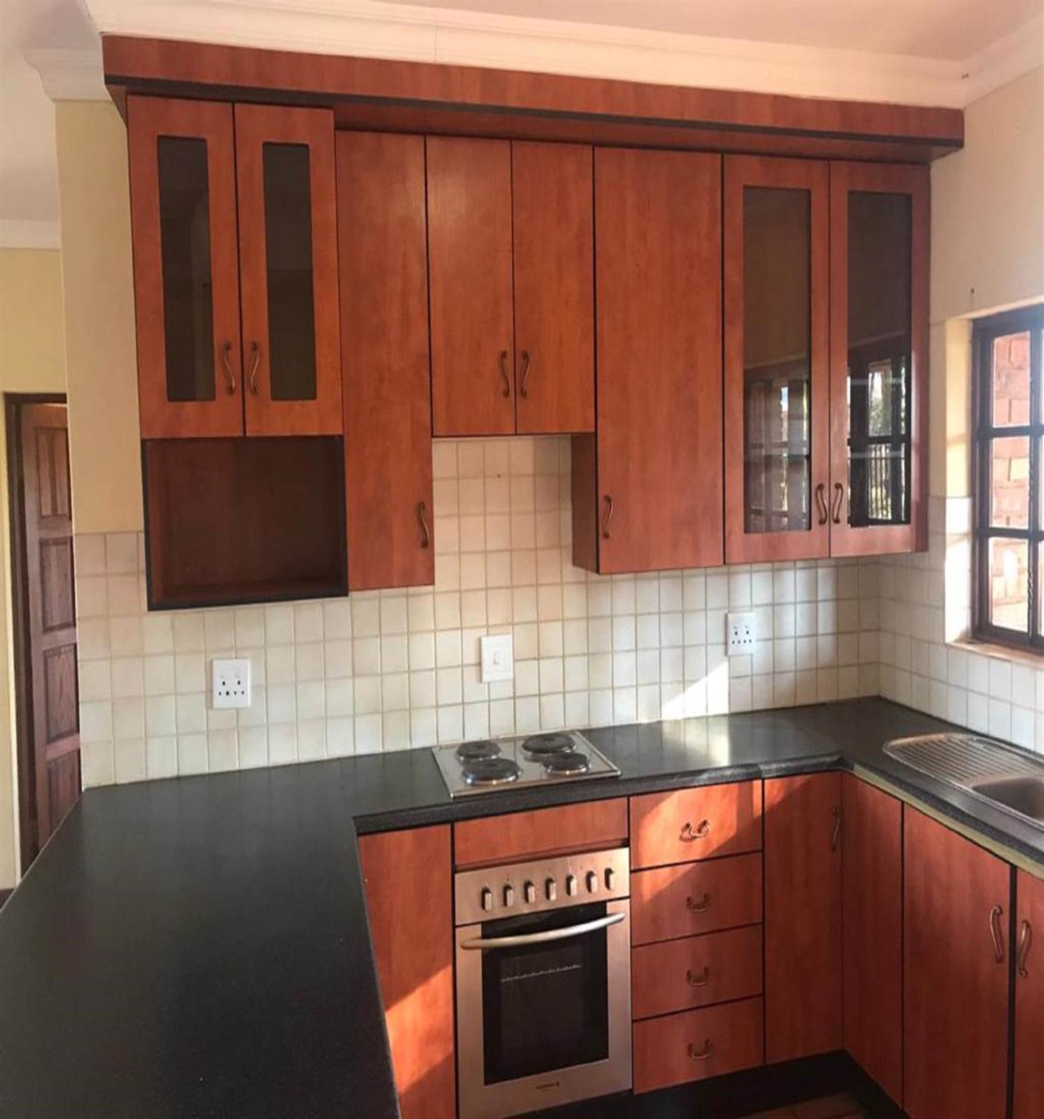 2 Bed Apartment in Dullstroom photo number 5