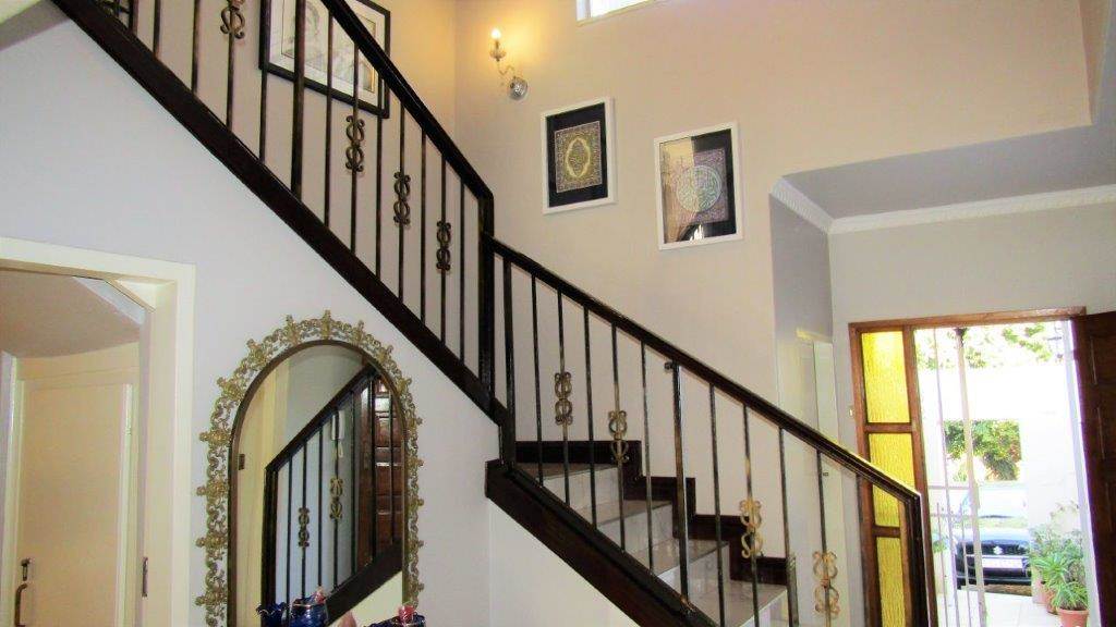4 Bed Townhouse in Bruma photo number 2