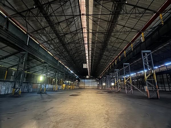 20 000  m² Industrial space