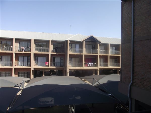2 Bed Apartment in Mooivallei Park