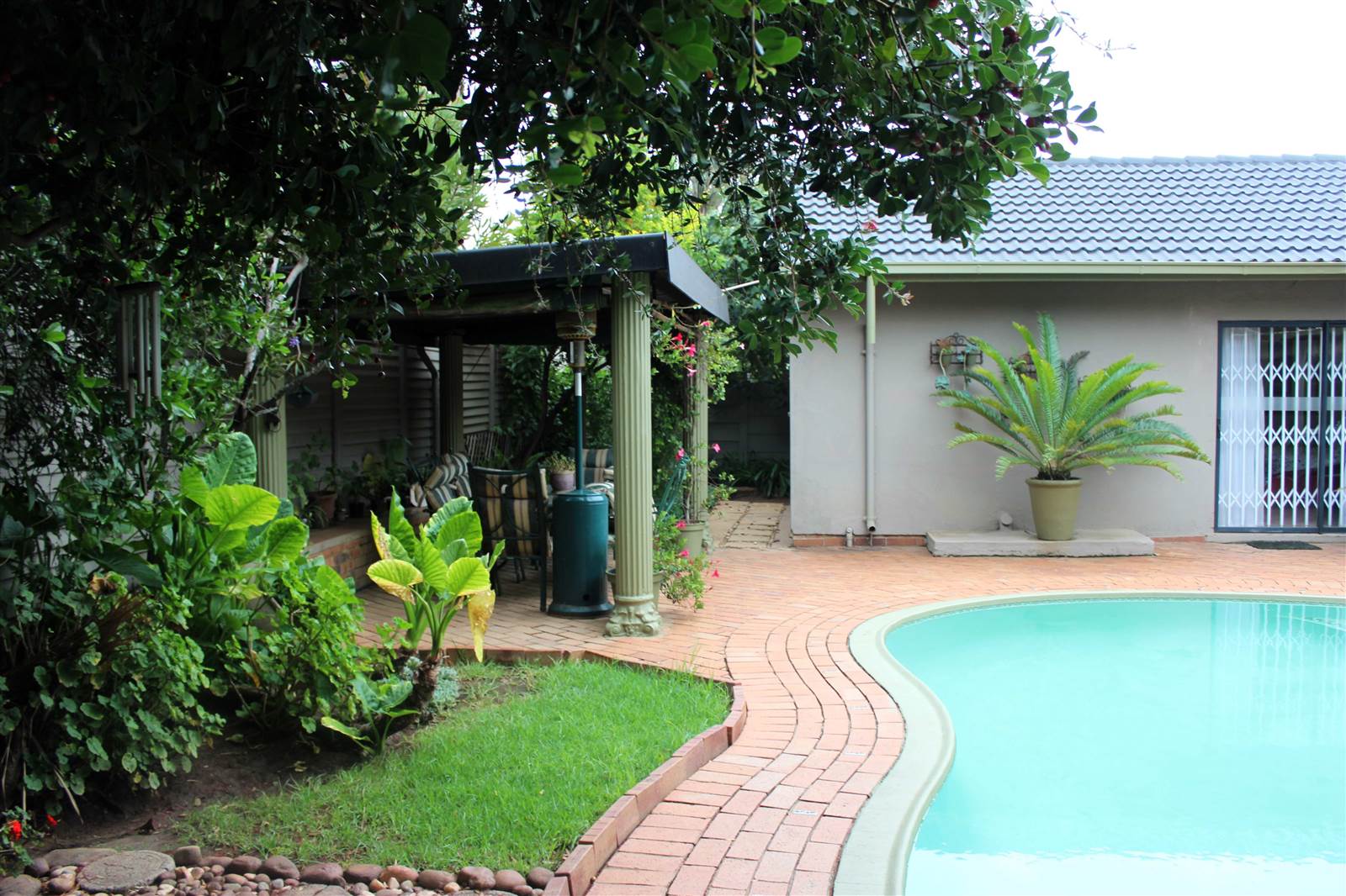 4 Bed House in Glen Marais photo number 21