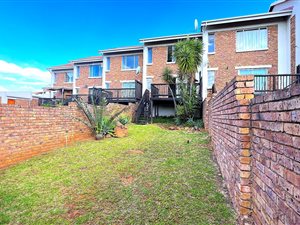 2 Bed Townhouse in La Montagne