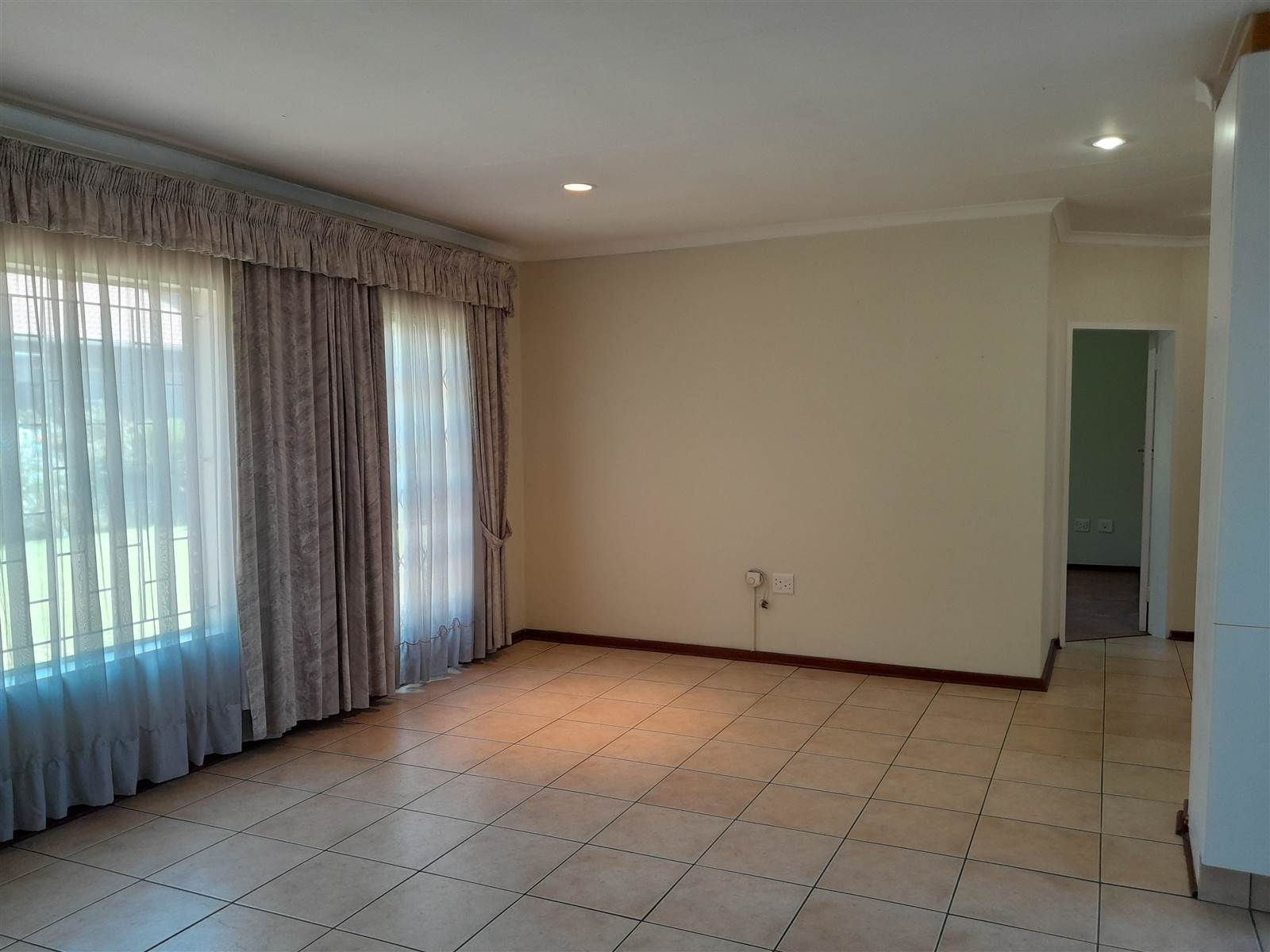 2 Bed Townhouse in Edenvale photo number 12