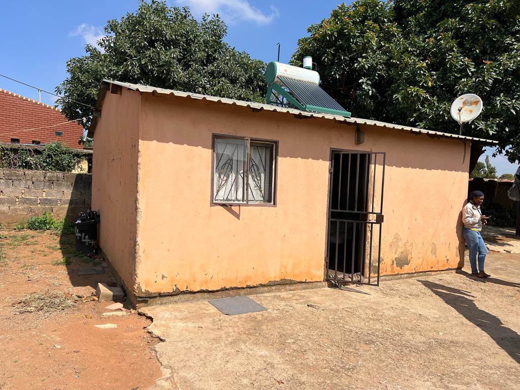 2 Bed House in Ivory Park photo number 1