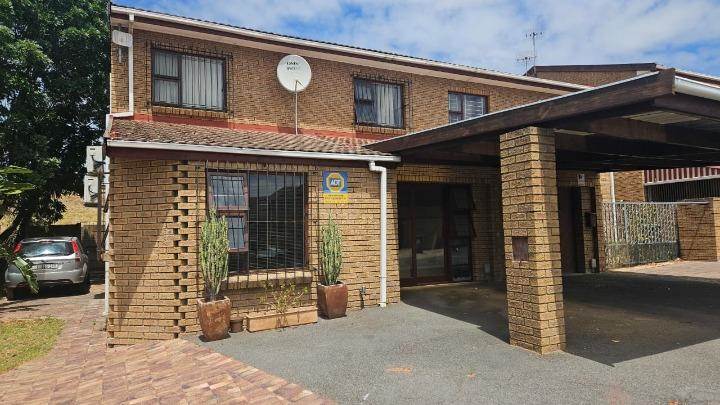 3 Bed Townhouse in Bellville Central photo number 1