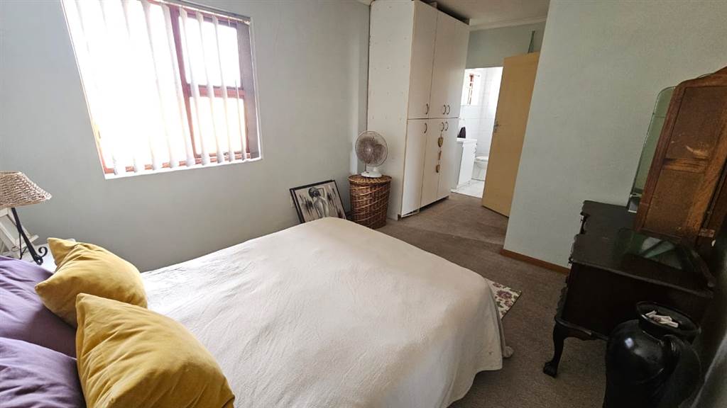 3 Bed Townhouse in Bellville Central photo number 28