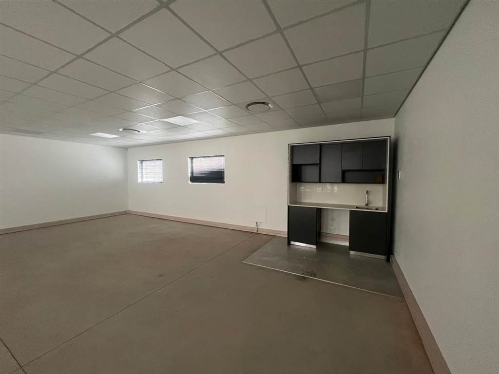 123  m² Commercial space in Durbanville Central photo number 8