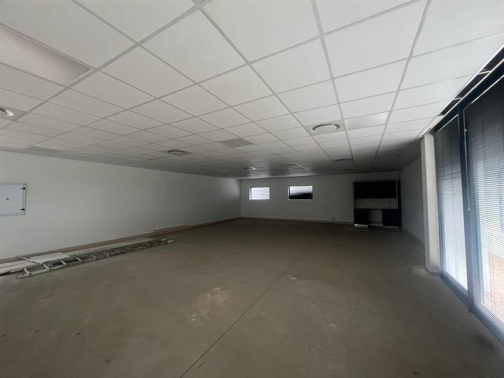 123  m² Commercial space in Durbanville Central photo number 6