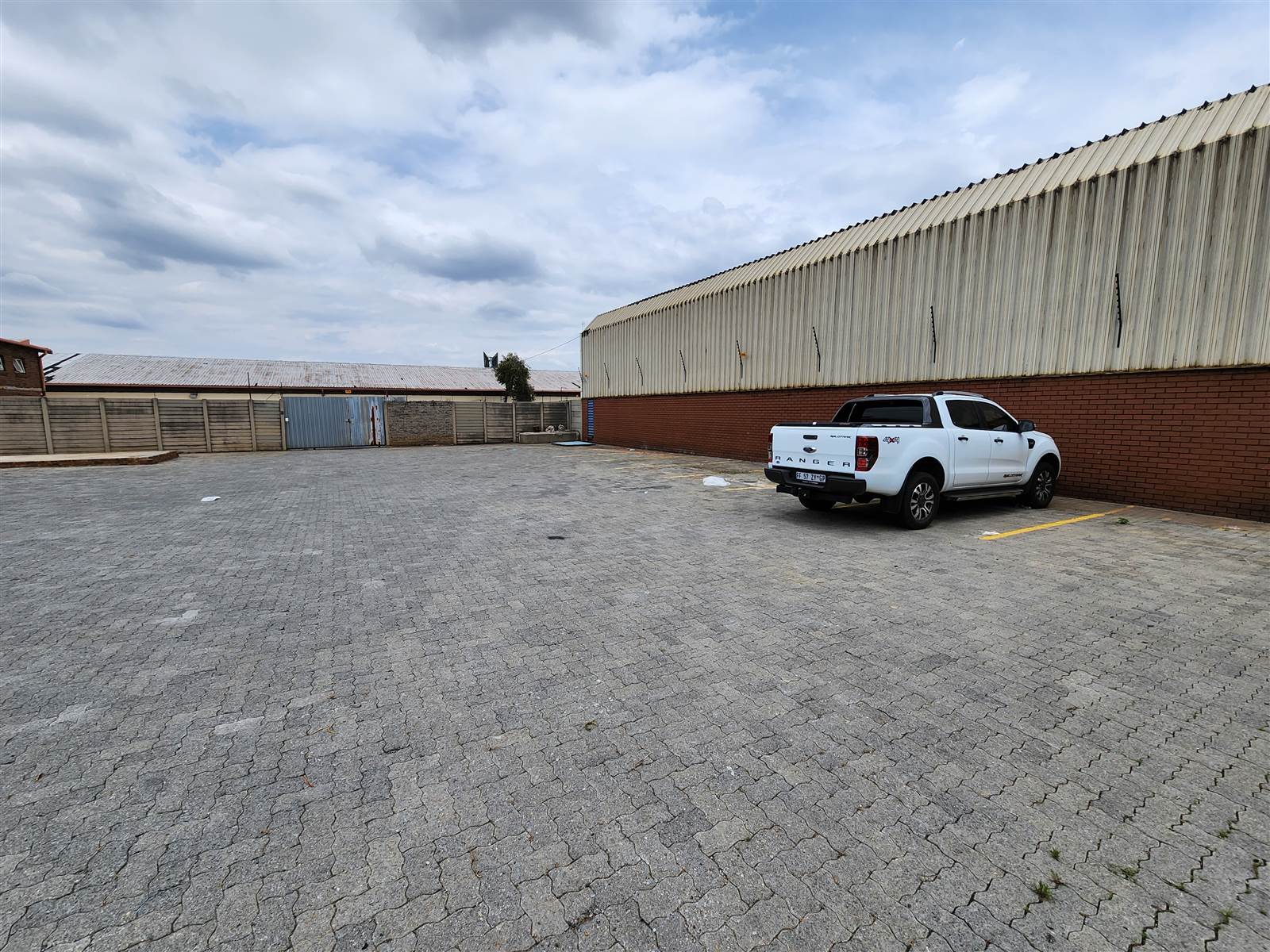 1186  m² Industrial space in Benrose photo number 20