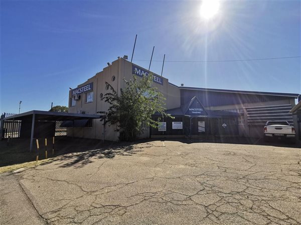 5 673 m² Industrial space 5 673 m² Industrial space