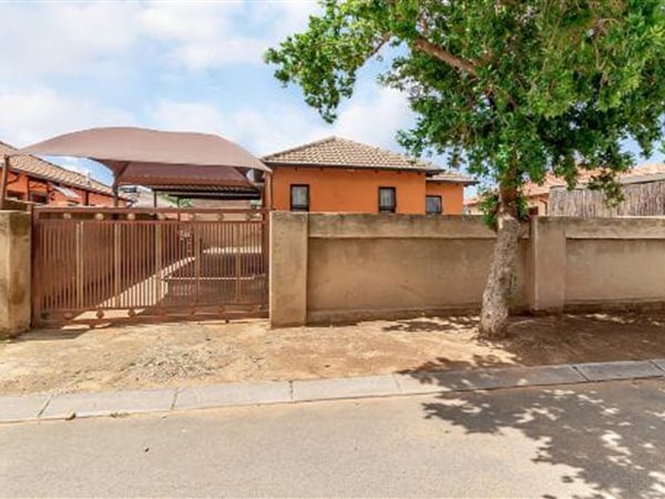 3 Bedroom House 3 Bedroom House