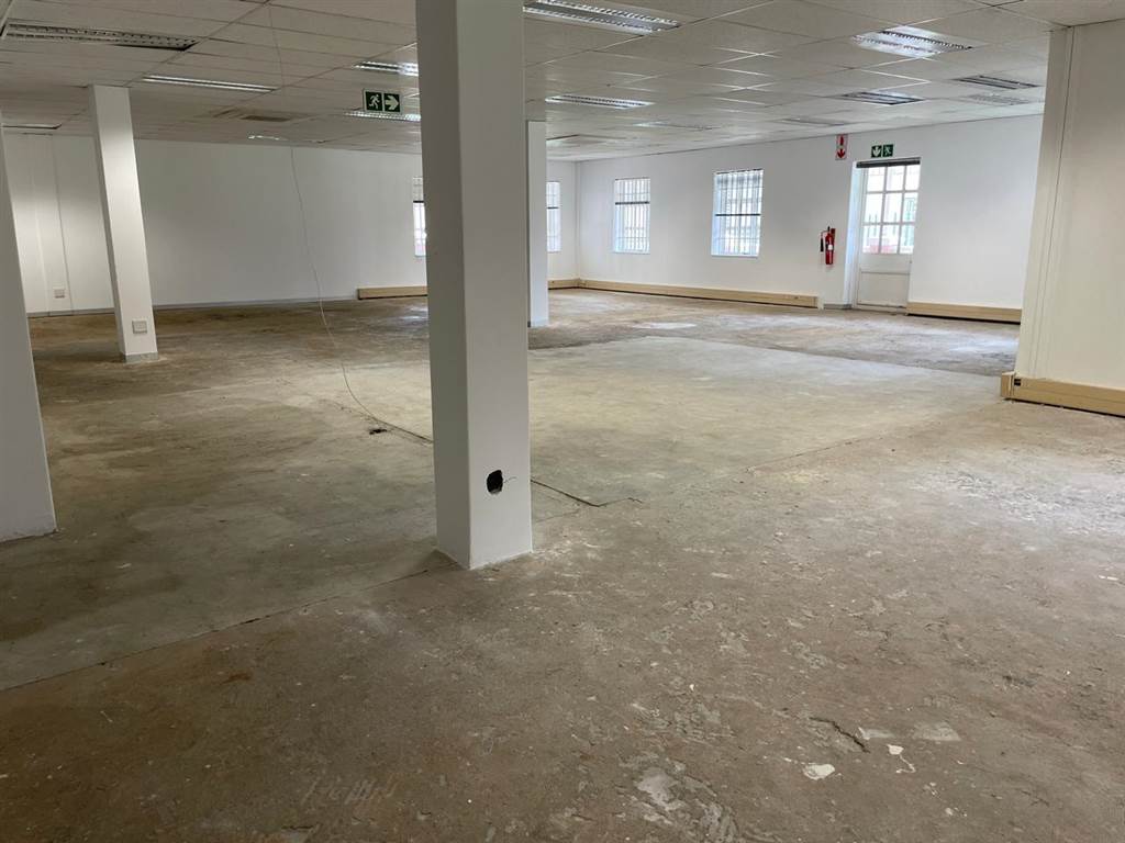 282  m² Office Space in Epsom Downs photo number 2