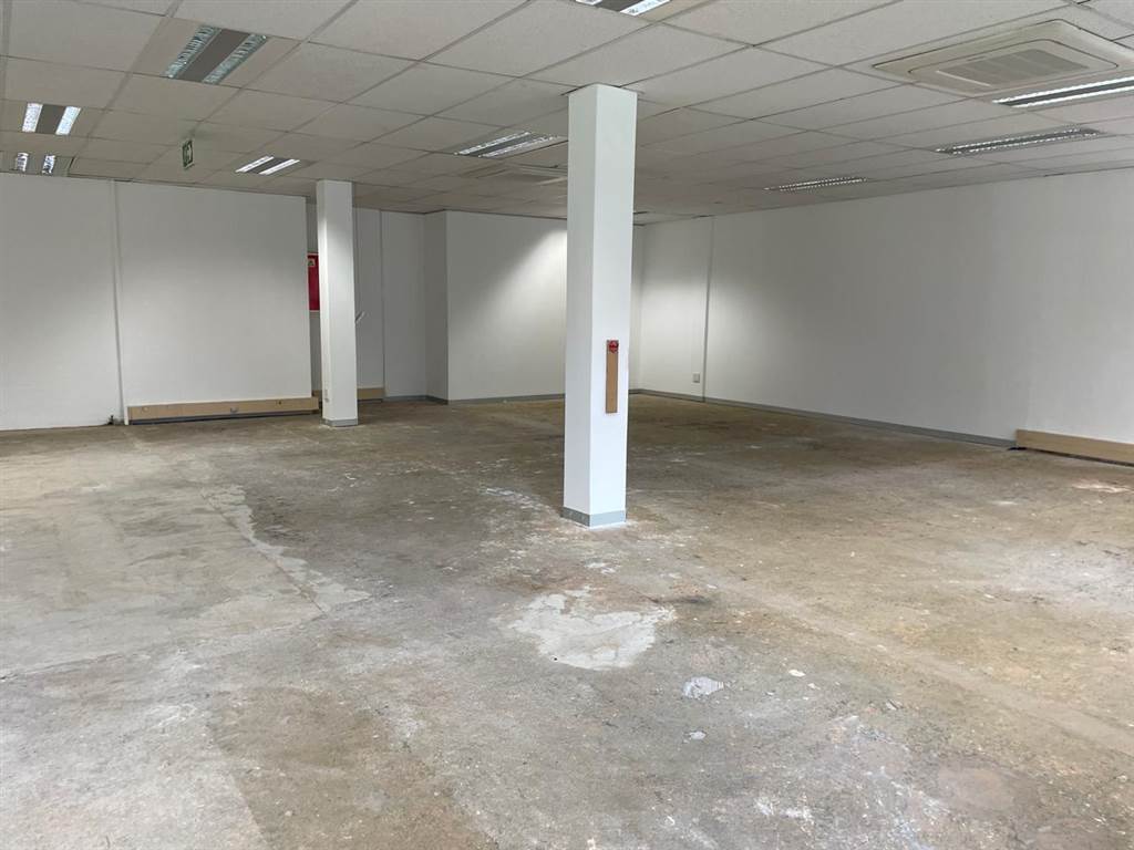 282  m² Office Space in Epsom Downs photo number 3