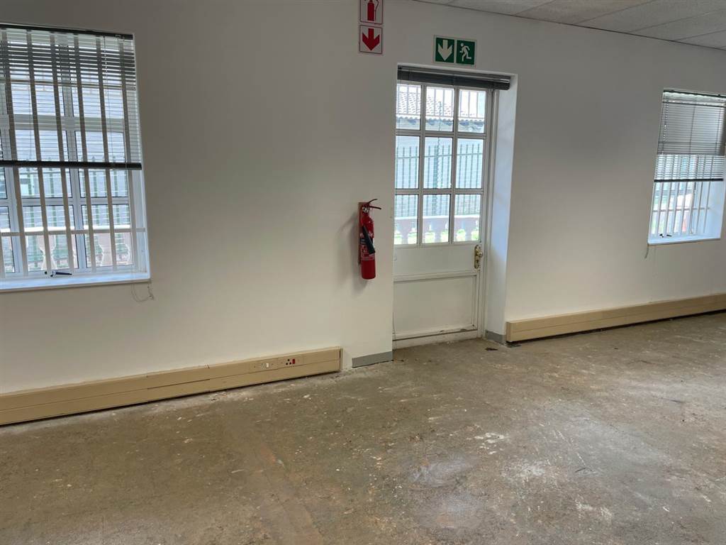 282  m² Office Space in Epsom Downs photo number 4