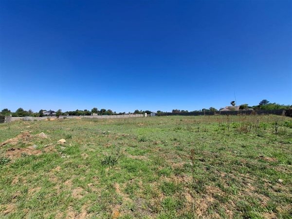 8 565 m² Land