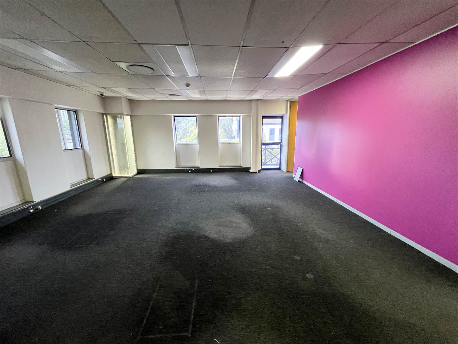 933  m² Commercial space in Bedfordview photo number 6