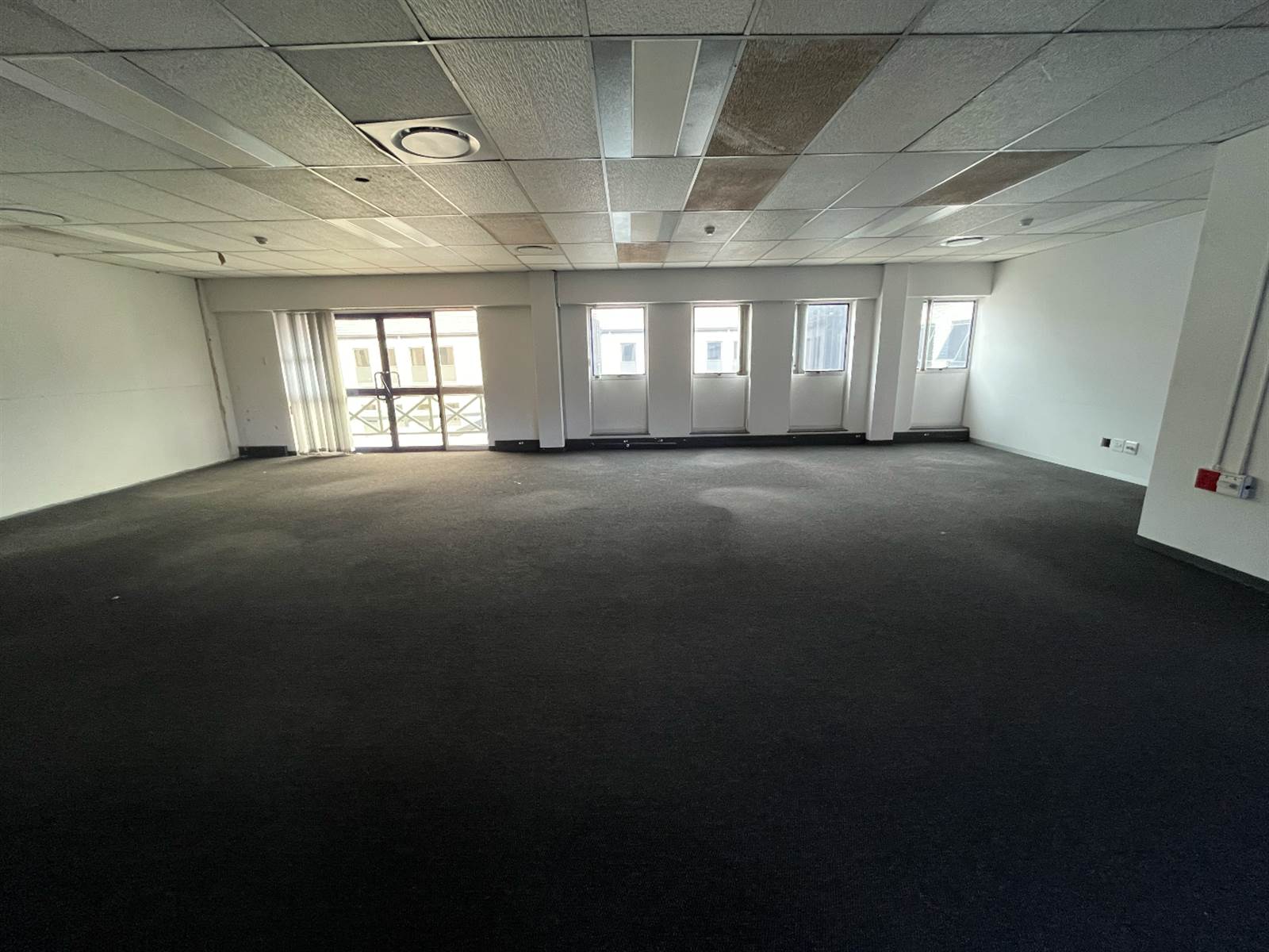 933  m² Commercial space in Bedfordview photo number 9