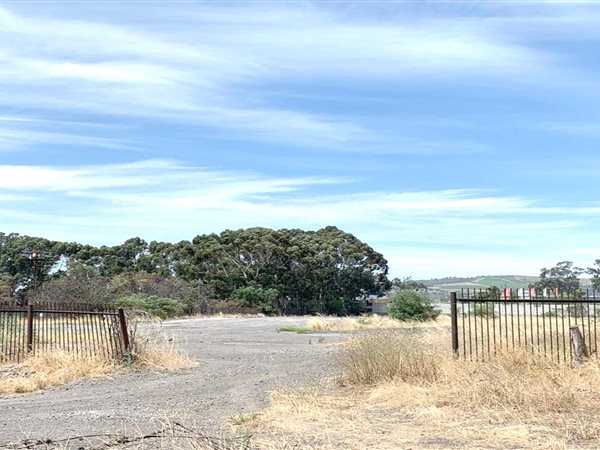 3.4 ha Land available in Vredelust